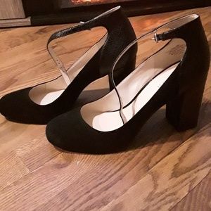 Black Nine West Mary Jane size 10